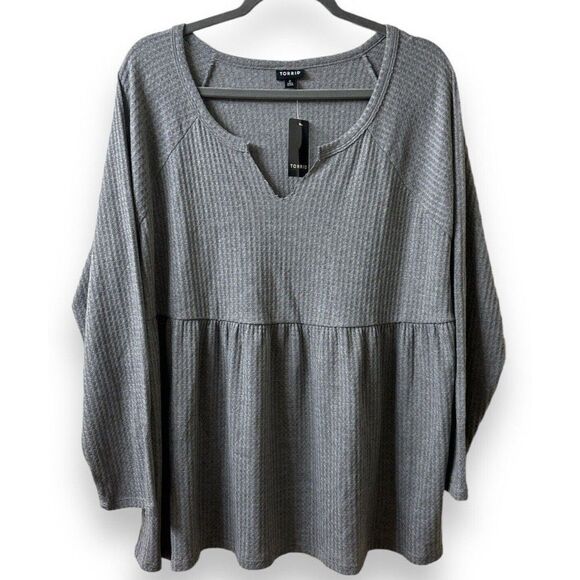 NWT Torrid Top Womens 2 Gray Waffle Knit Cut Out V-Neck 3/4 Sleeve Peplum Casual - Picture 1 of 5